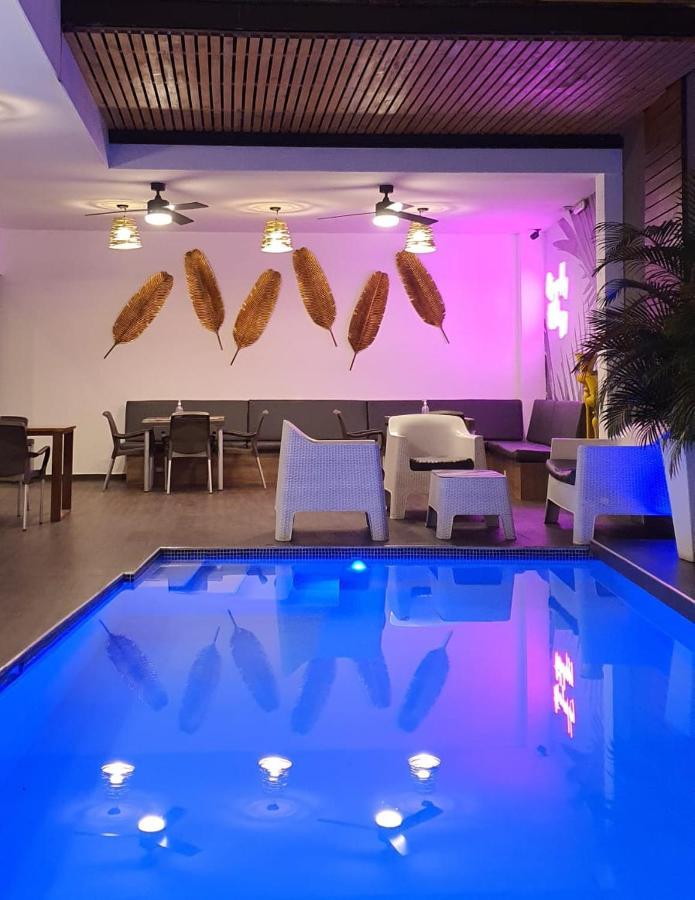 Remfort Hotel Santa Ana Esterno foto